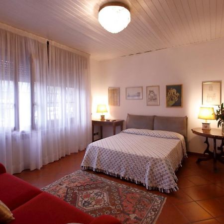 B&B Domus シルミオーネ エクステリア 写真